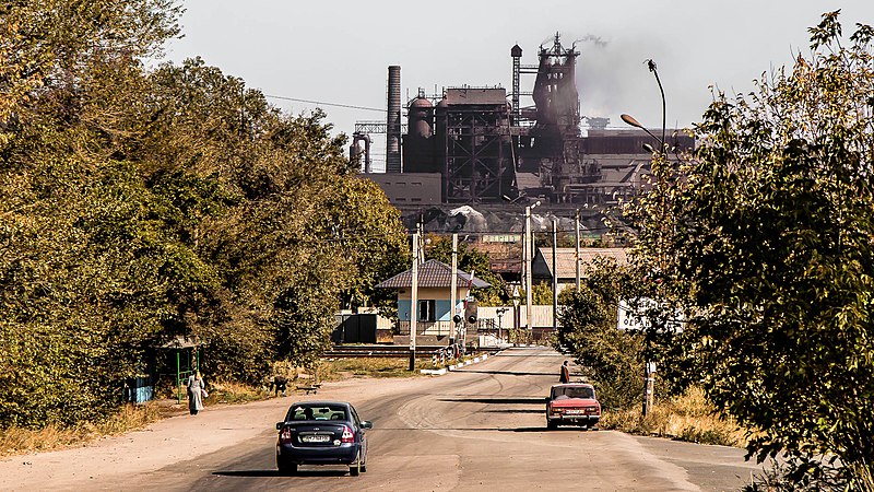 https://commons.wikimedia.org/wiki/File:Azovstal_iron_and_steel_factory,_Mariupol,_Ukraine_4.jpg