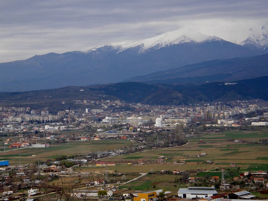 https://commons.wikimedia.org/wiki/File:Blagoevgrad_panorama.jpg