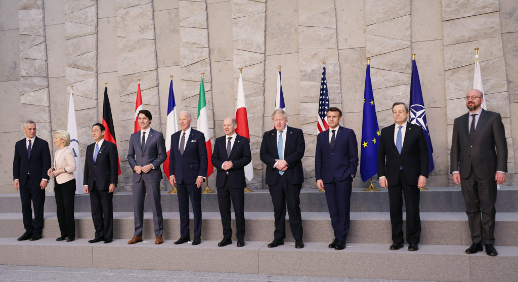 https://upload.wikimedia.org/wikipedia/commons/7/75/Fumio_Kishida_attended_the_March_2022_G7_summit_at_NATO_HQ_%283%29.jpg