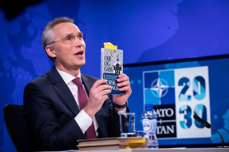 https://www.facebook.com/jensstoltenberg/photos/pb.100044283856925.-2207520000../10158034973228581/?type=3