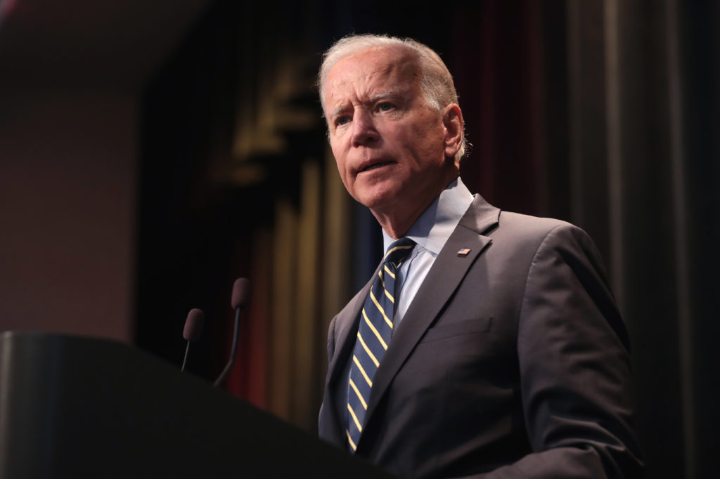 https://upload.wikimedia.org/wikipedia/commons/b/bc/Joe_Biden_%2848651032061%29.jpg