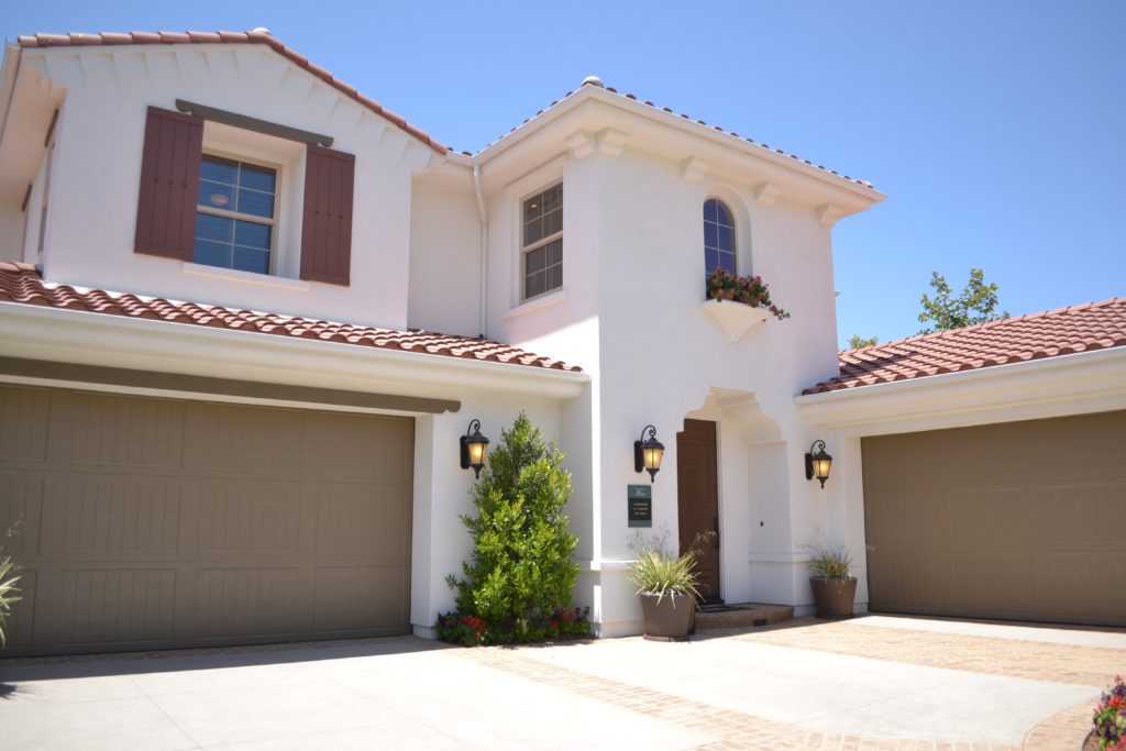 Photo by Luis Yanez: https://www.pexels.com/photo/white-concrete-2-storey-house-206172/