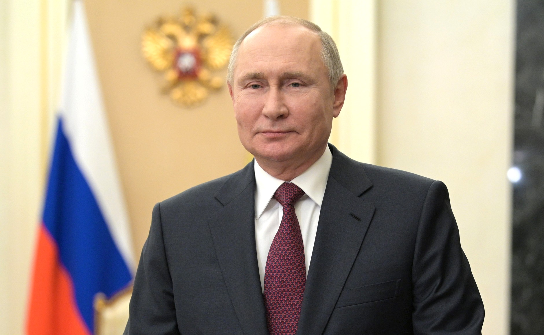 https://upload.wikimedia.org/wikipedia/commons/b/bd/Vladimir_Putin_%2804-05-2021%29.jpg