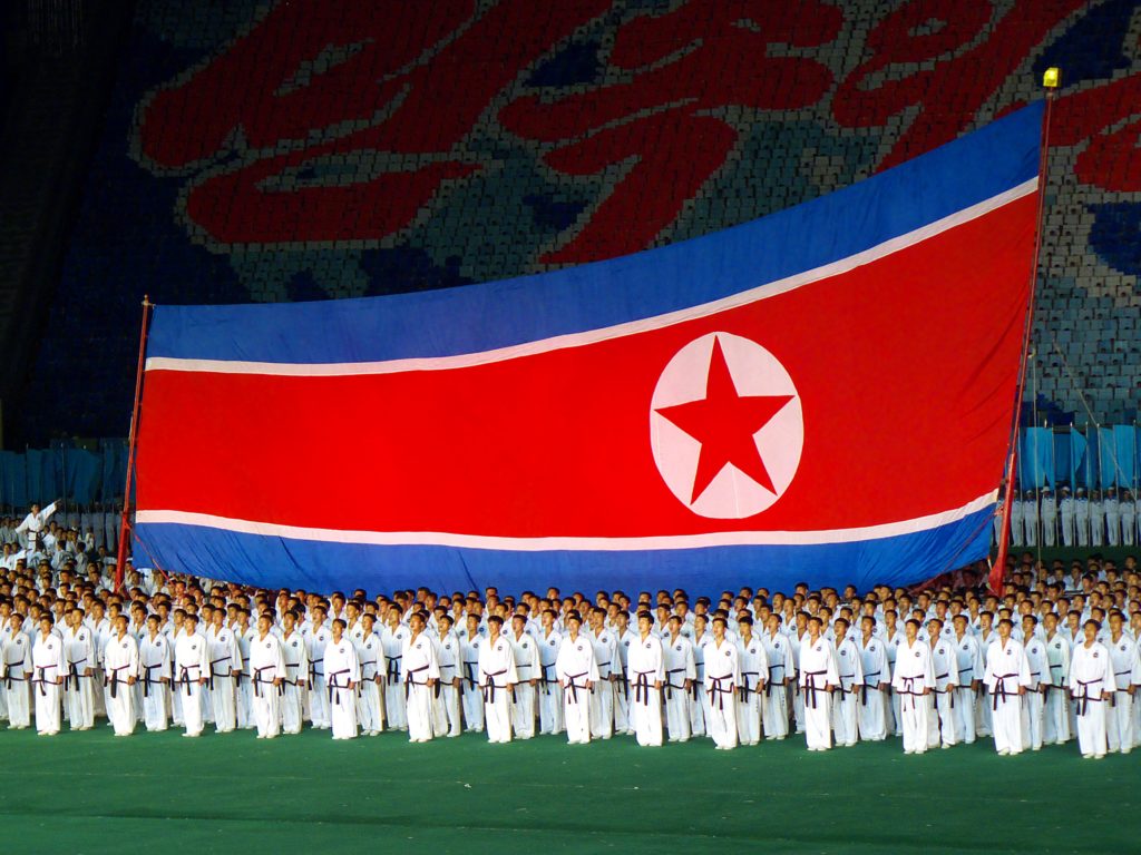 https://upload.wikimedia.org/wikipedia/commons/1/11/North_Korea-Pyongyang-Arirang_Mass_Games-03.jpg