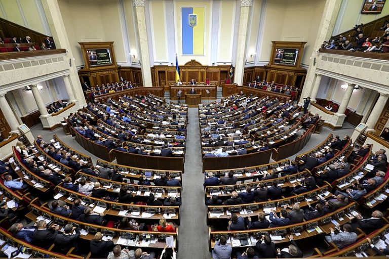 https://commons.wikimedia.org/wiki/File:Poroshenko_in_Verhovna_Rada_07-09-2017-2.jpg