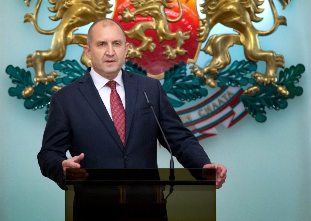 https://www.facebook.com/PresidentRumenRadev/photos/pb.100044440389228.-2207520000./3013279098989494/?type=3