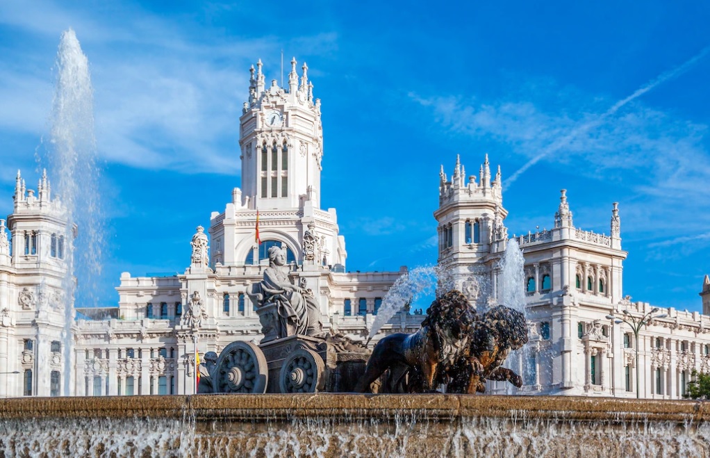 https://www.freepik.com/free-photo/cibeles-palace-fountain-plaza-de-cibeles-madrid-spain_10589766.htm#query=Madrid&position=0&from_view=search&track=sph