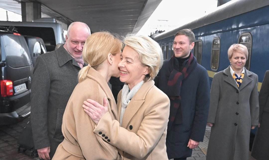 https://twitter.com/vonderleyen/status/1621040414491910144/photo/1