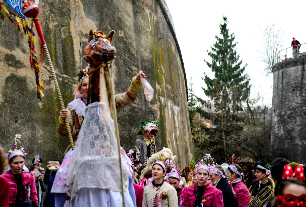 SIROVO MASKENBAL