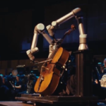 svedska-robot-sviri-violoncelo