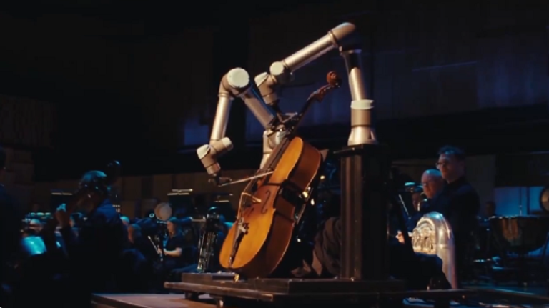 svedska-robot-sviri-violoncelo