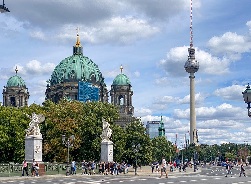 Berlin-Germanija-katedrala-i-tv-kula