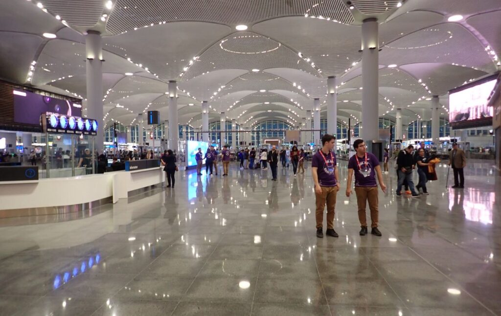 istanbul_airport_inside_hall_1300x820