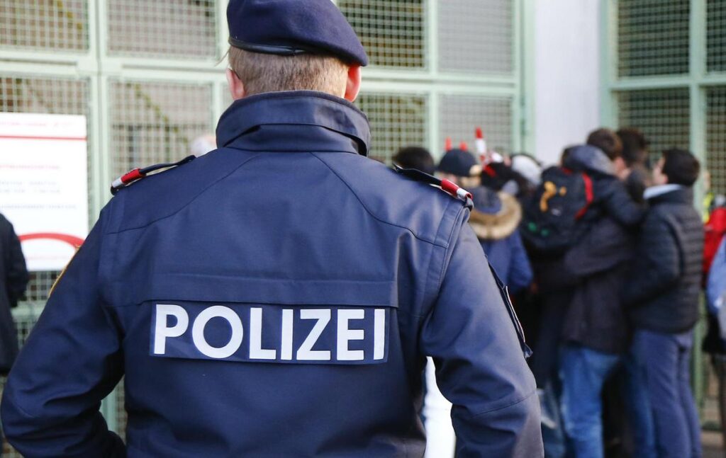 96f045ca254571e895d4-avstrija-policija