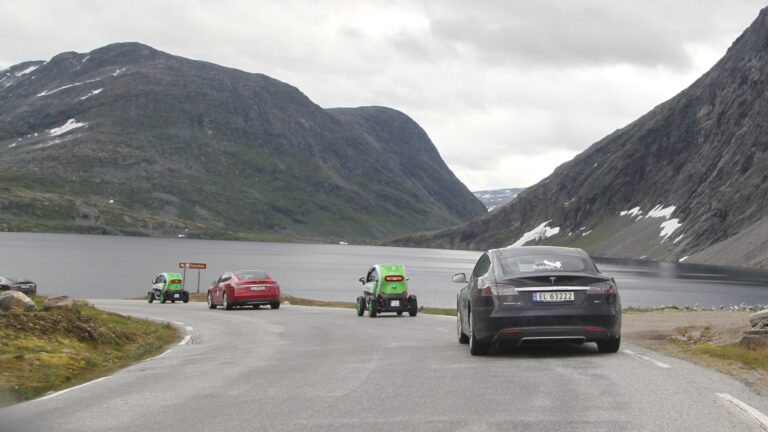 electric-car-rally-in-norway--elbil-no_100701540_h