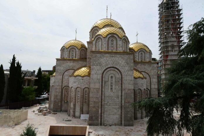 3d18ae6a-d484-4afc-96f7-bb0073f9849e-696x464