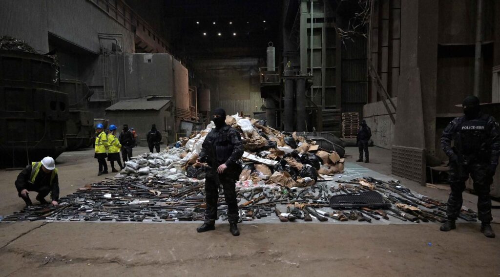 unistena-droga-i-oruzje-fanrika-makstil