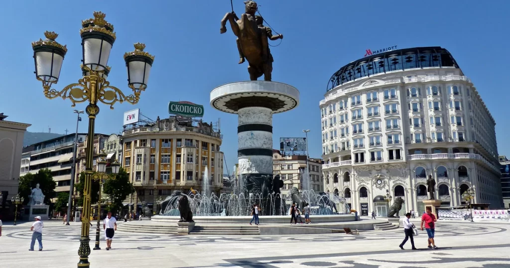 1200x630px-Macedonia_Square_Skopje_1
