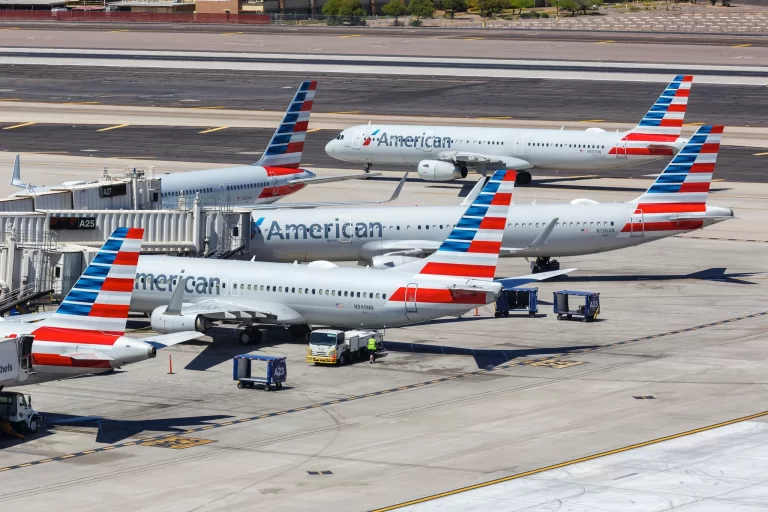 American-Airlines-jets-in-Phoenix