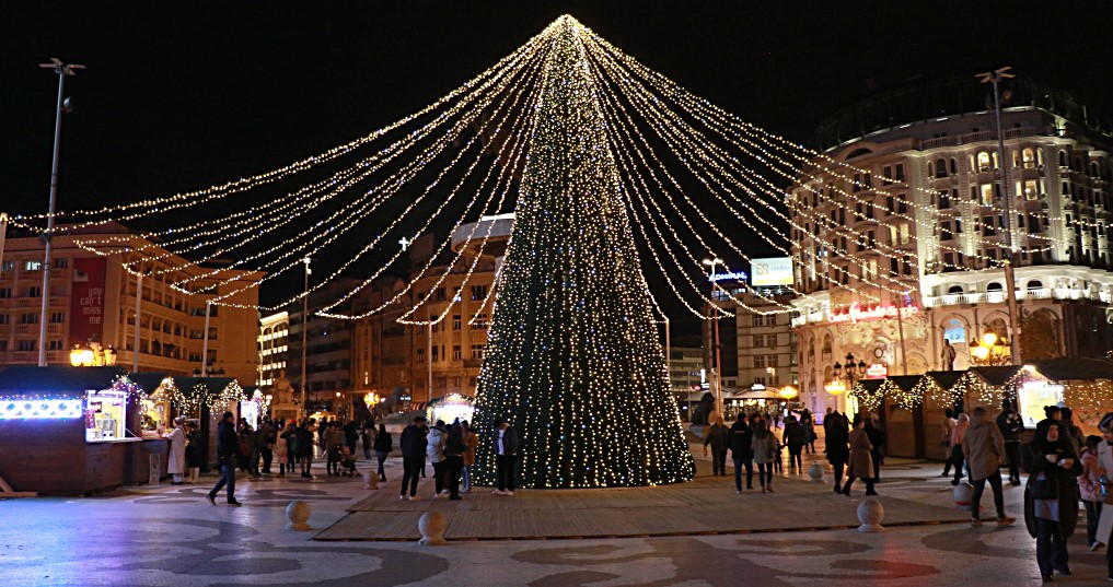 elka-na-plostad-skopje-19.12.22022