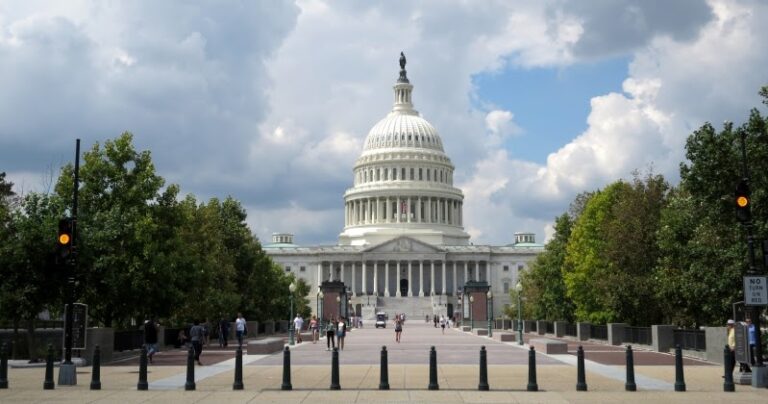 Kapitol-usa-co-zobaczyc-w-waszyngtonie