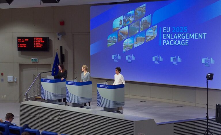 Marta-Kos-i-Kaja-Kalas