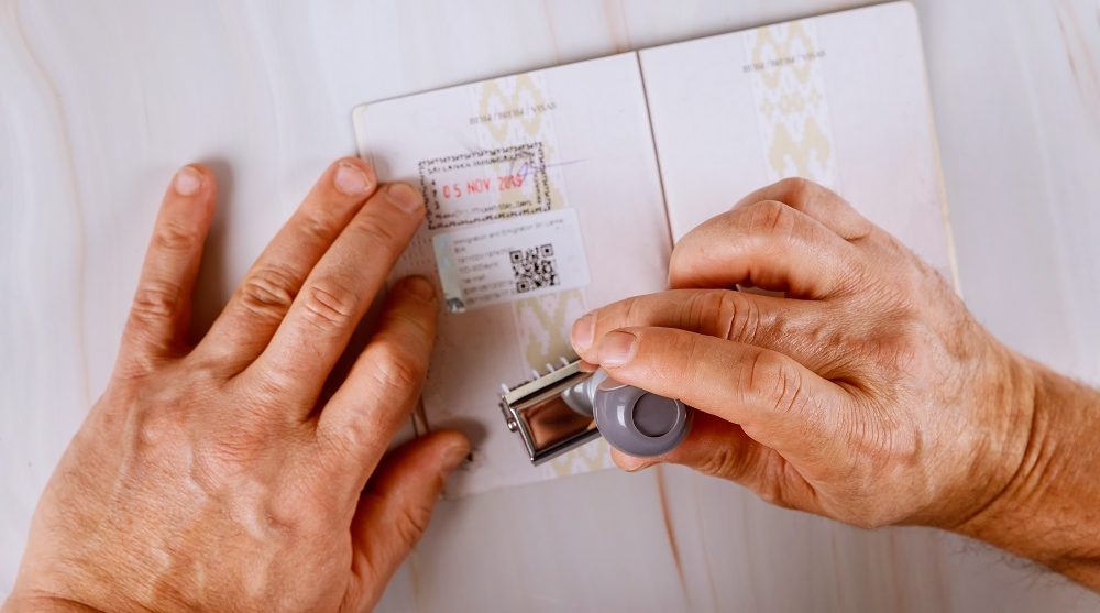 Пасош-печат-туризам-патување-e1676038768379