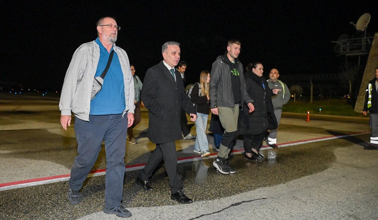 evakuirani-makedonci-aa