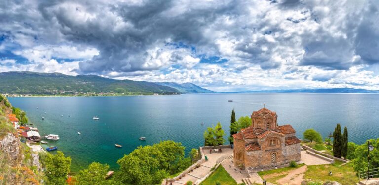 JPG_010_-_Jovan_Kaneo_church_in_Ohrid__panorama-min