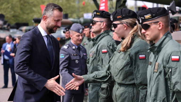 POLSKI MINISTER